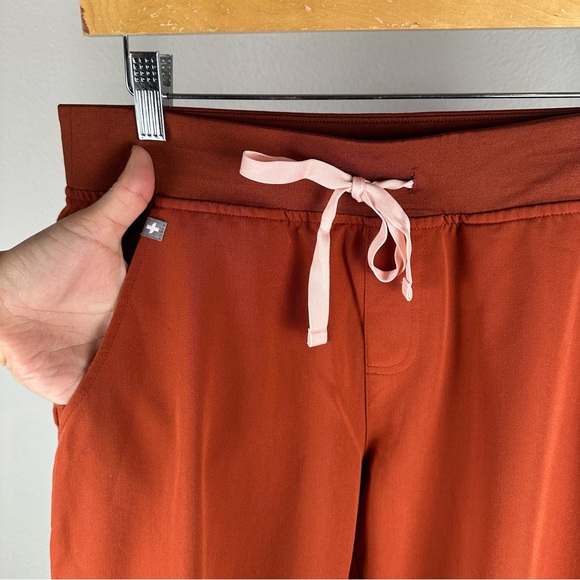 Figs Zamora Scrub Jogger Pants Size Womens Medium In Auburn PO 3558 W23SW2016 - Picture 4 of 14